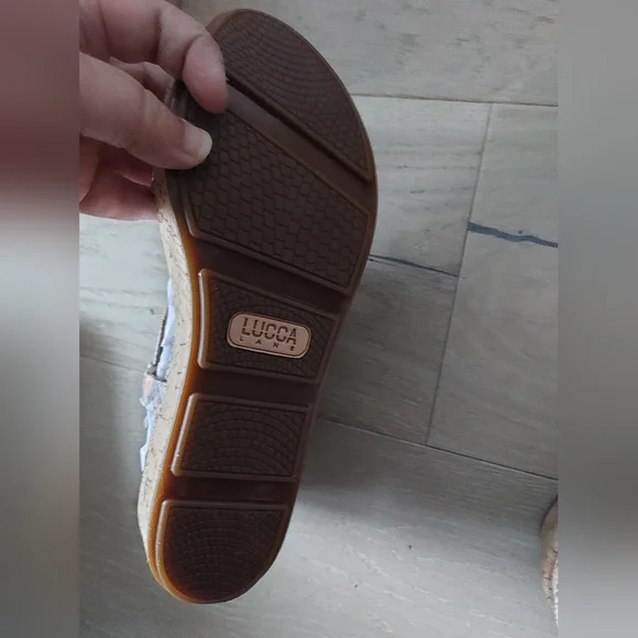 Sandals - Picture 3 of 3